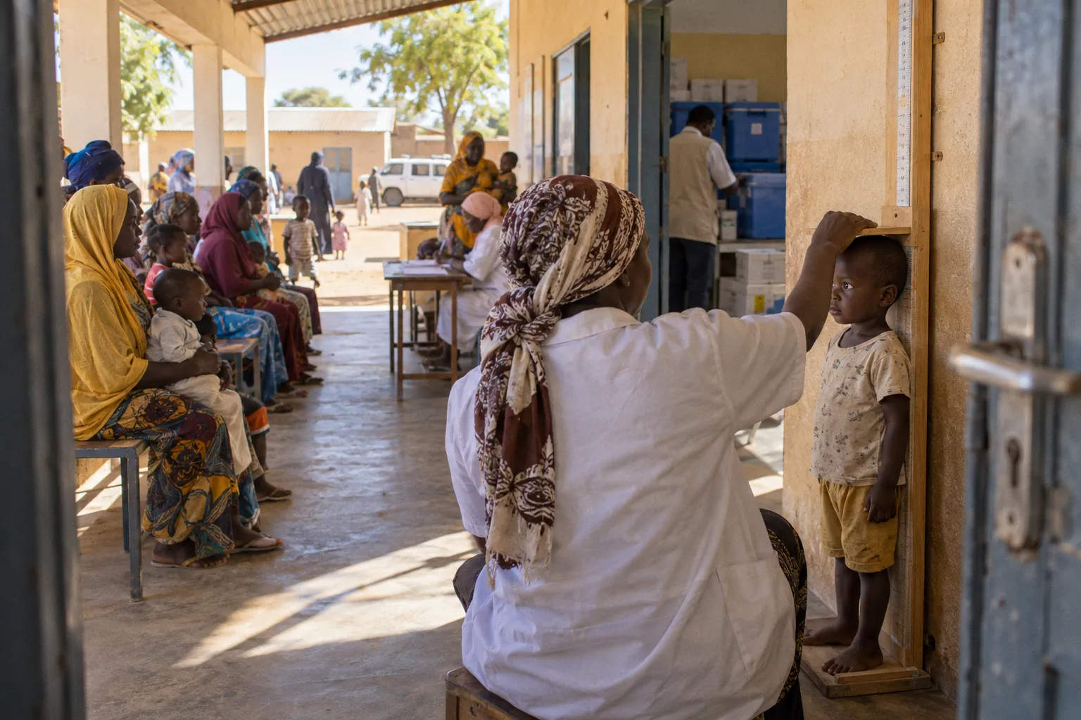 Campagne nationale de vaccination contre la rougeole et la rubéole soutenue par l'OMS au Cameroun